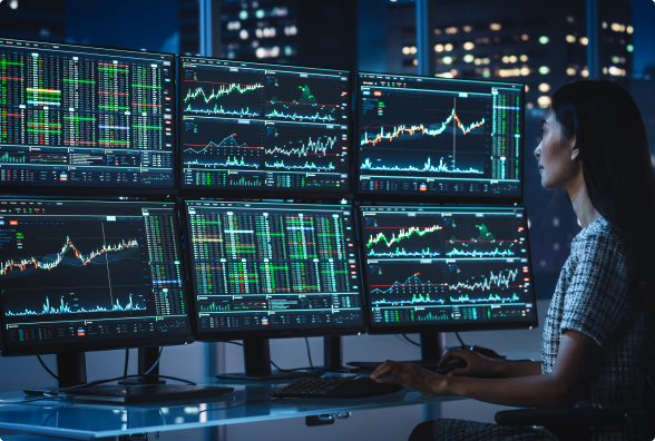 Leveraging StoneX Pro, a woman taps into multi-asset liquidity, covering FX and CFDs for versatile trading opportunities